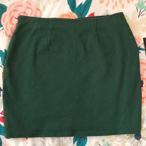 Forever 21 Mini-Skirt - Picture 2 of 3